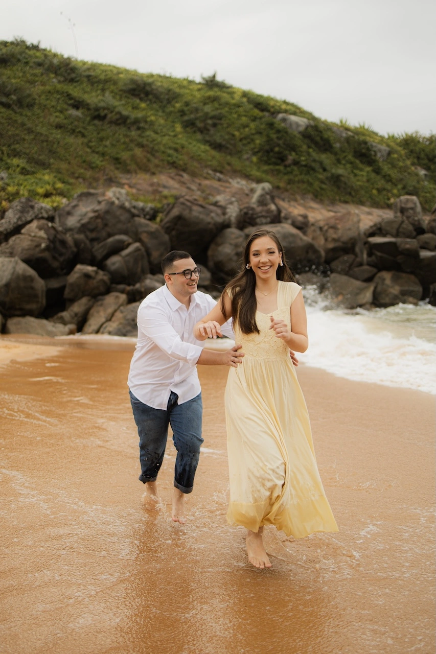 Montes Fotografia - casal na praia